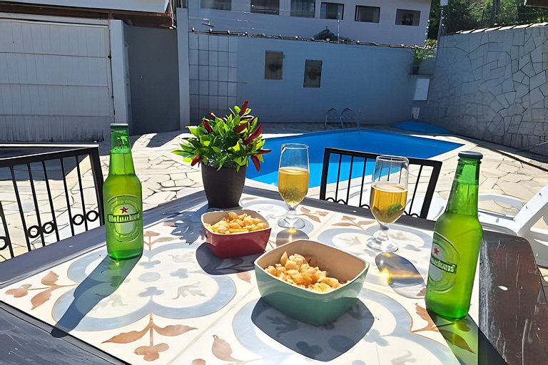 Praia, piscina e churrasco