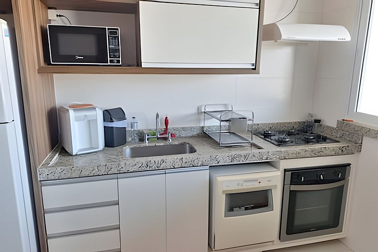 Amplo apto com varanda e vista mar