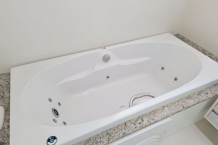 Amplo apto com varanda e vista mar