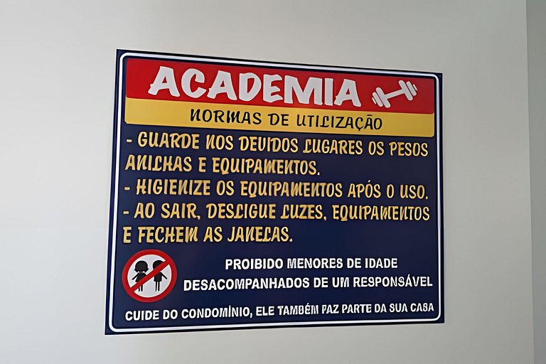 Amplo apto com varanda e vista mar