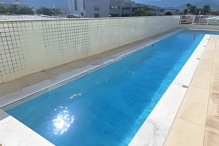 Amplo apto com varanda e vista mar