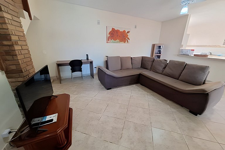 Casa c/ varanda para piscina, a 500 m da praia