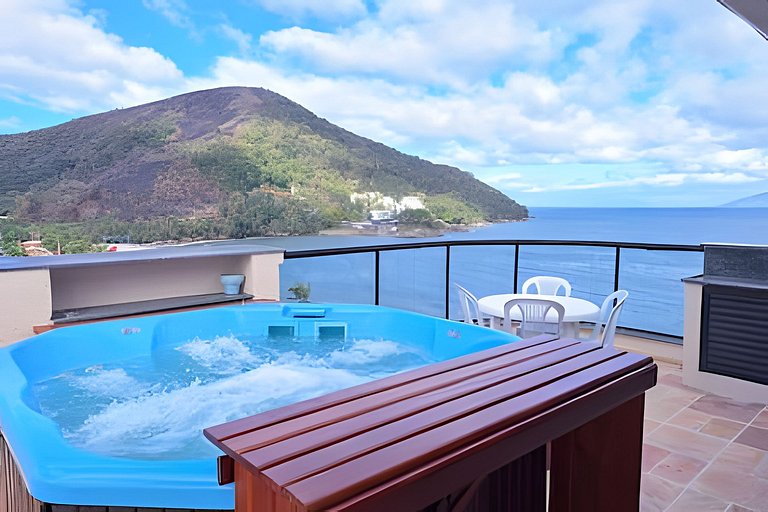 Cobertura com jacuzzi, churrasqueira e vista mar