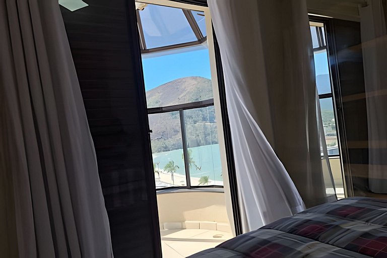 Cobertura com jacuzzi, churrasqueira e vista mar