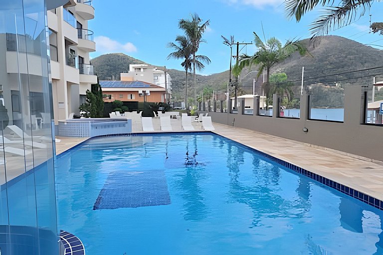 Cobertura com jacuzzi, churrasqueira e vista mar