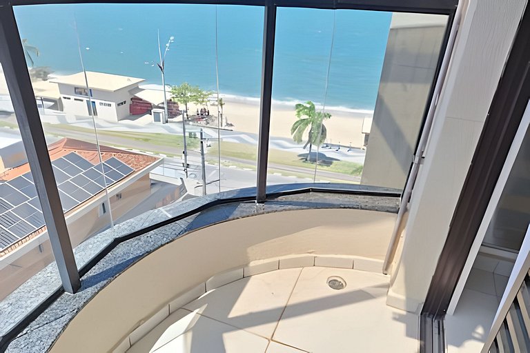 Cobertura com jacuzzi, churrasqueira e vista mar