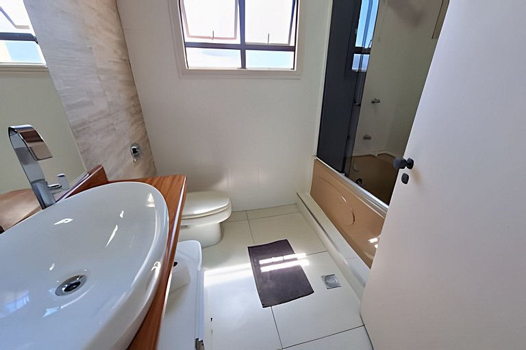 Cobertura com jacuzzi, churrasqueira e vista mar