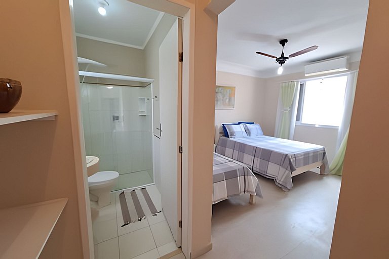 Casa na praia com conforto, piscina e churrasco