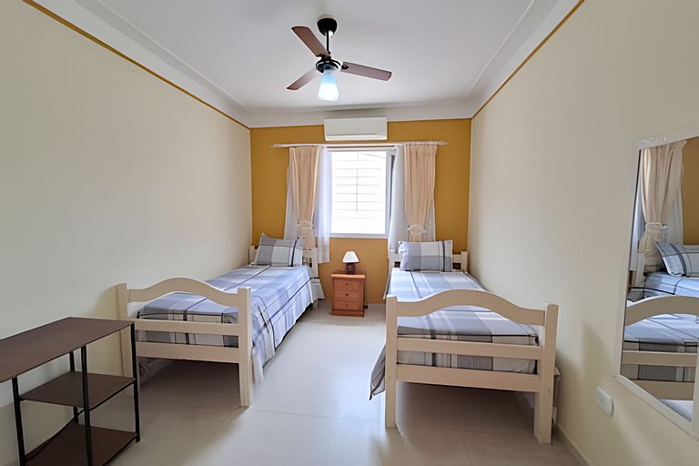 Casa na praia com conforto, piscina e churrasco