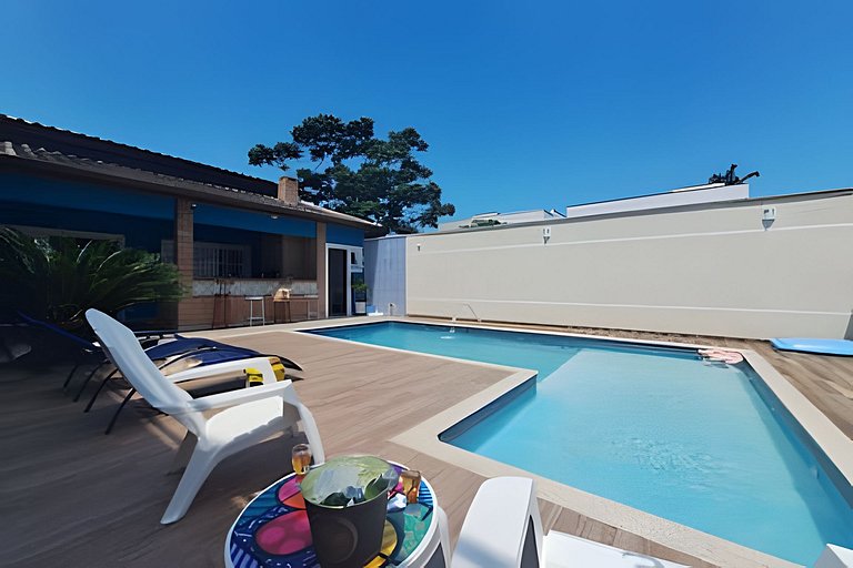 Casa 6 dorms e piscina perfeita