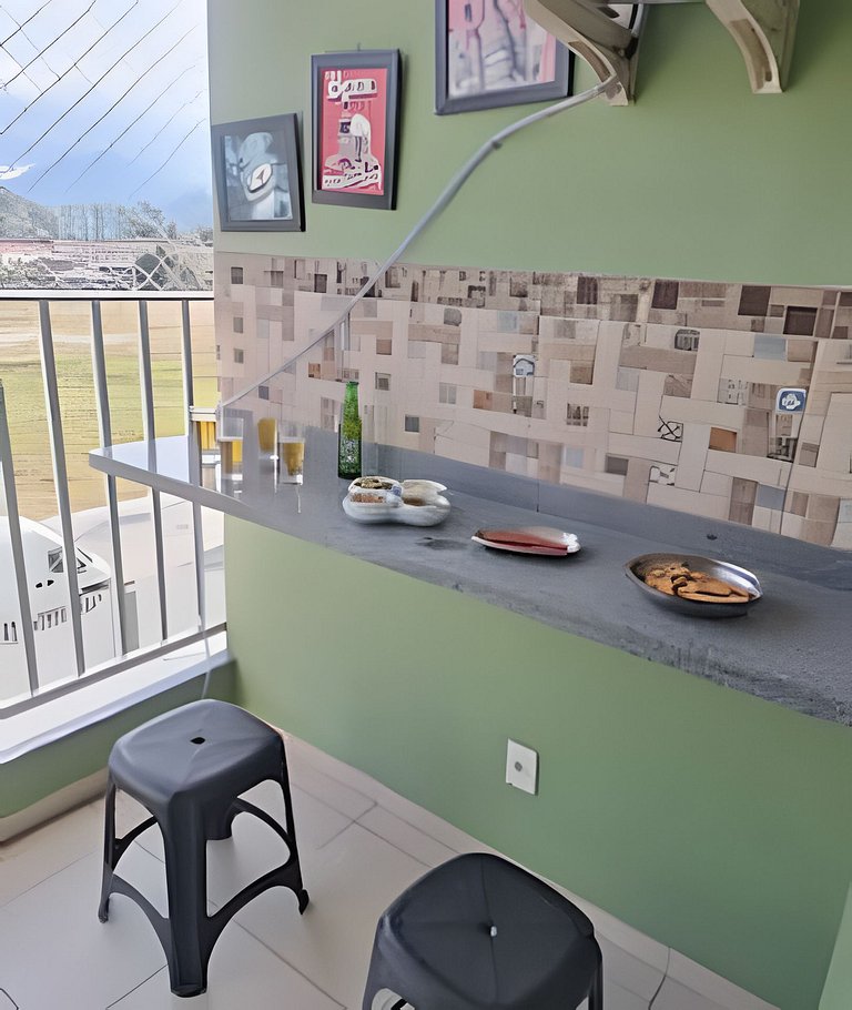 Apartamento com piscina e churrasqueira