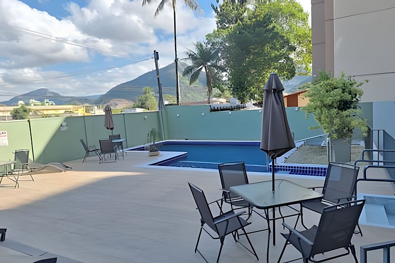 Apartamento com piscina e churrasqueira