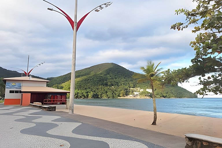 Apartamento com piscina e churrasqueira