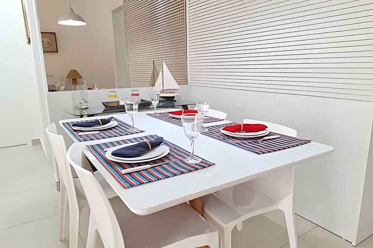 Apto completo, c/ piscina e frente mar