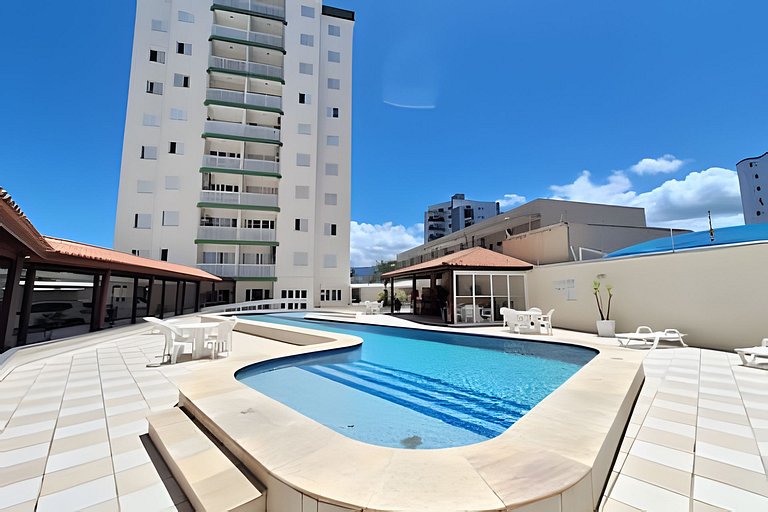 Apto completo, c/ piscina e frente mar