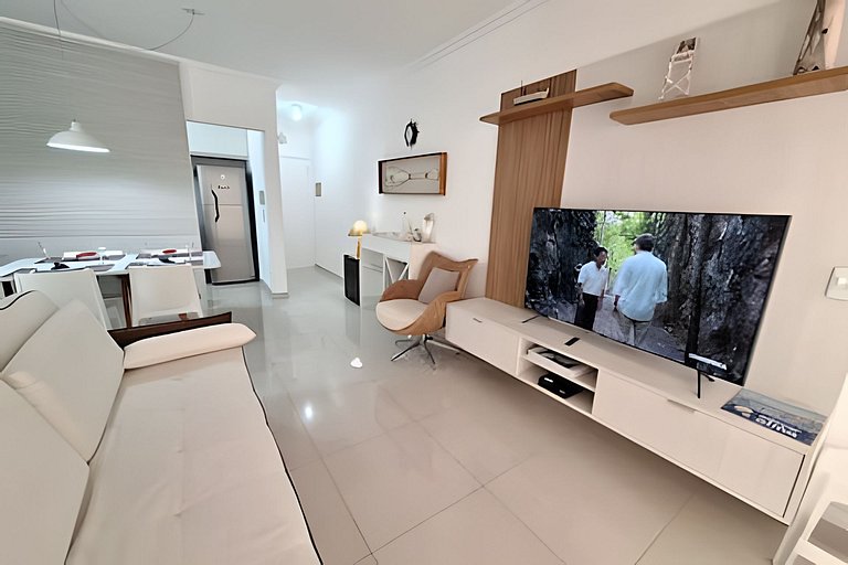 Apto completo, c/ piscina e frente mar