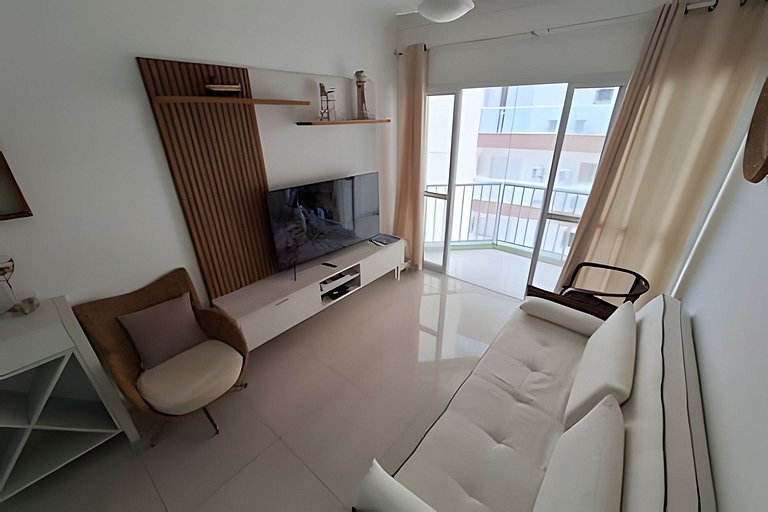 Apto completo, c/ piscina e frente mar