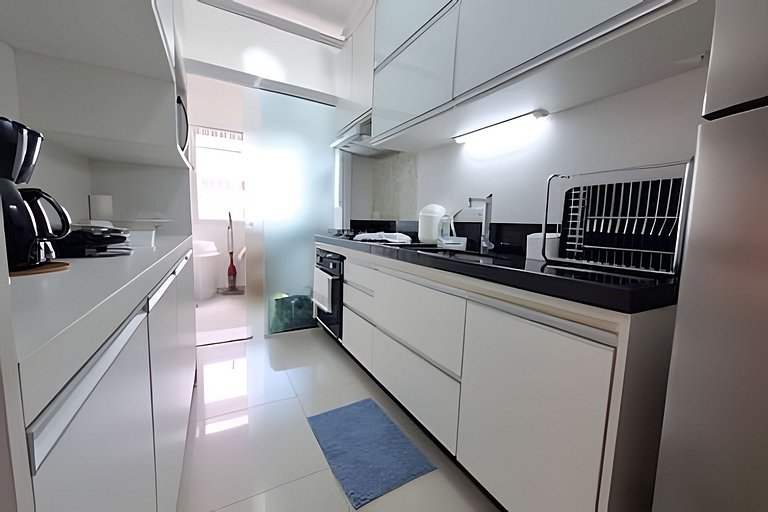 Apto completo, c/ piscina e frente mar