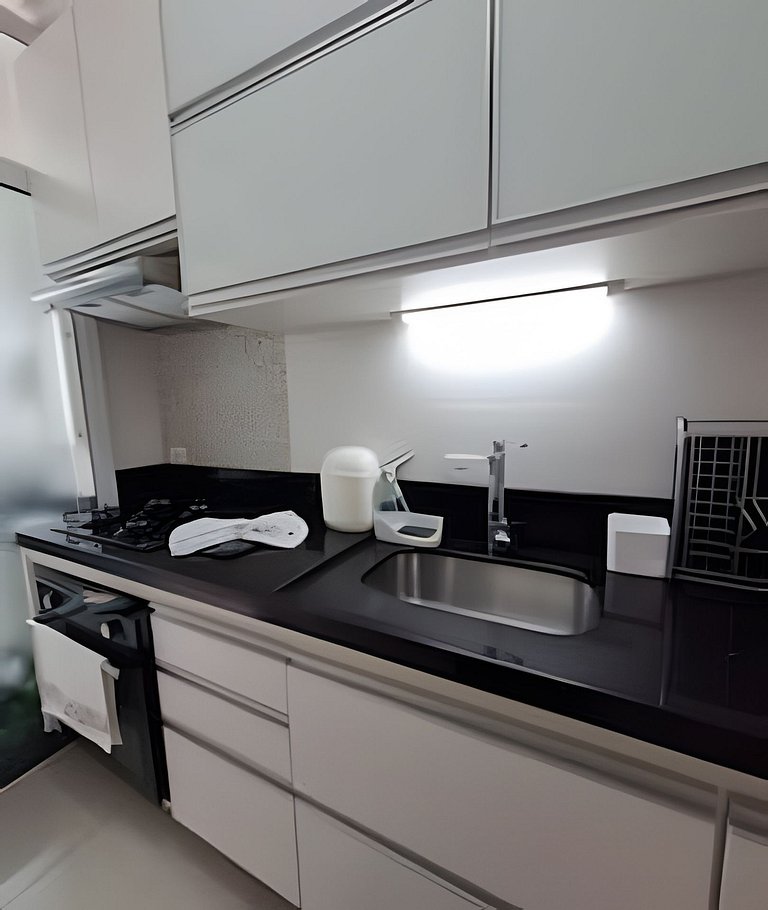 Apto completo, c/ piscina e frente mar