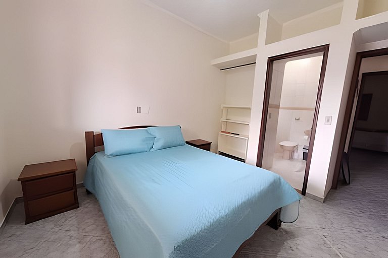 Casa espaçosa perto do mar, em condomínio fechado