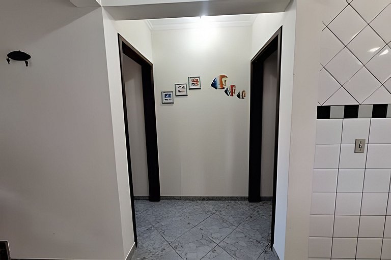 Casa espaçosa perto do mar, em condomínio fechado