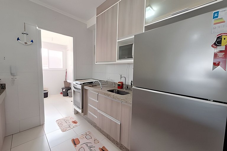 Apto com varanda a 50 metros do mar