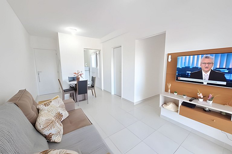 Apto com churrasqueira na varanda a 600 m do mar