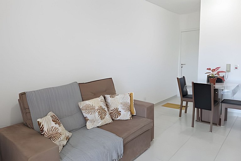 Apto com churrasqueira na varanda a 600 m do mar