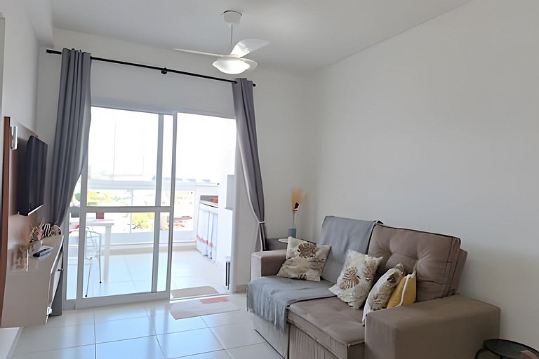 Apto com churrasqueira na varanda a 600 m do mar