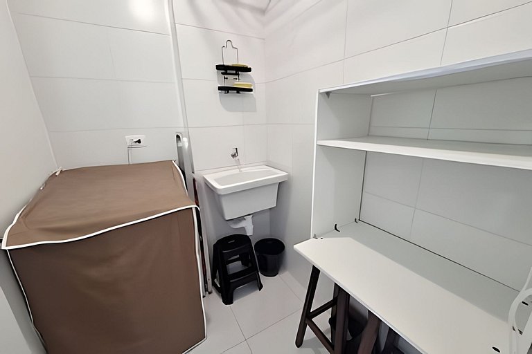 Apto com churrasqueira na varanda a 600 m do mar