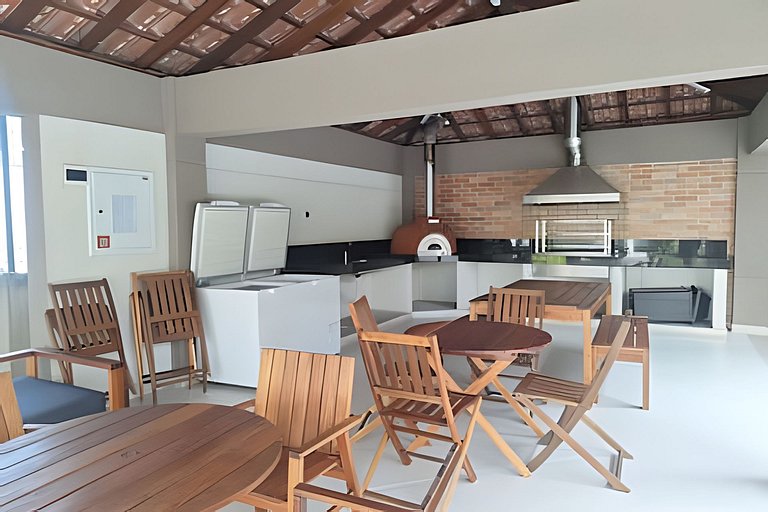 Apto em Condomínio clube na Martim de Sá