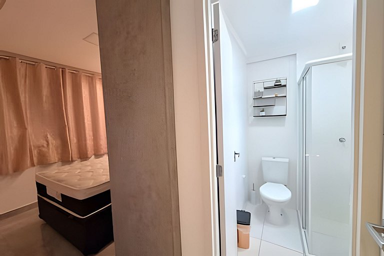 Apto em Condomínio clube na Martim de Sá