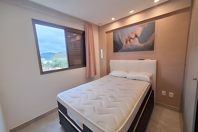 Apto em Condomínio clube na Martim de Sá