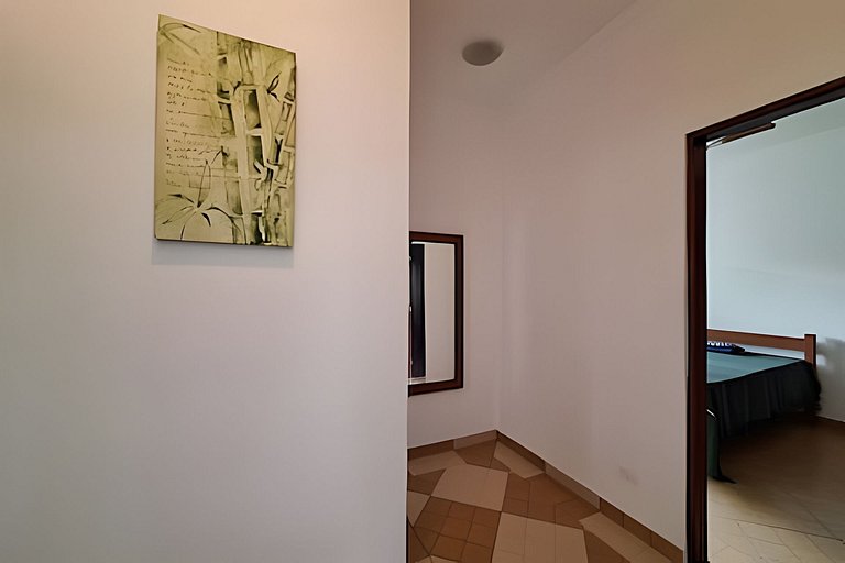 Casa c/ piscina e churrasqueira em condomínio.