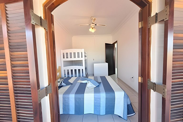 Casa c/ varanda e churrasqueira em cond. fechado