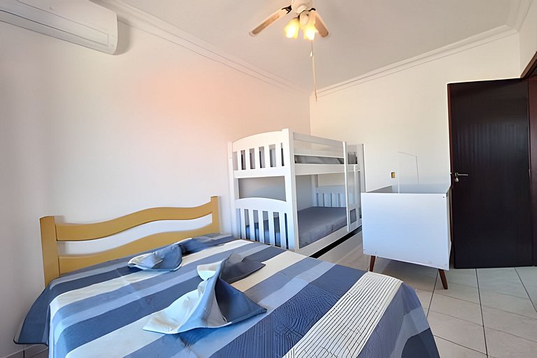 Casa c/ varanda e churrasqueira em cond. fechado