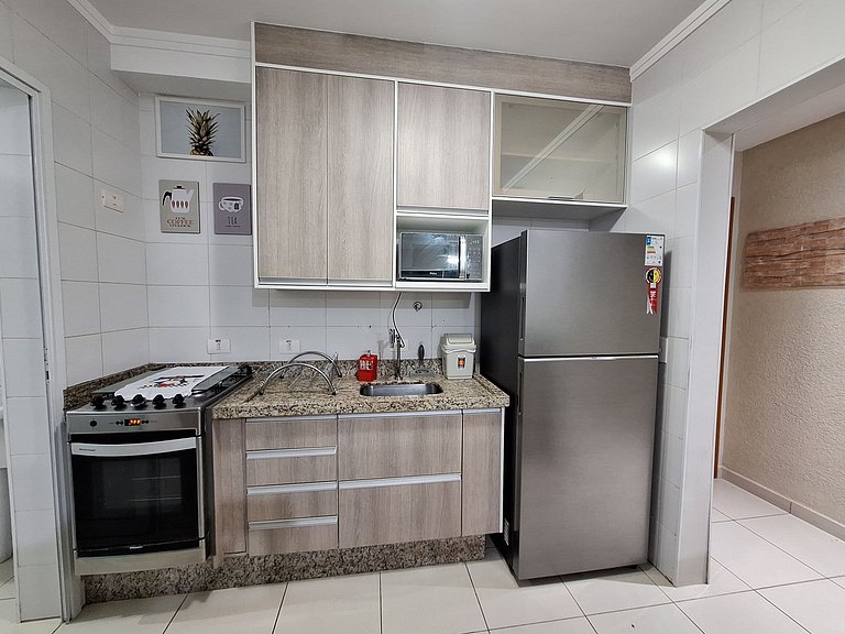 Apto com varanda a 50 metros do mar